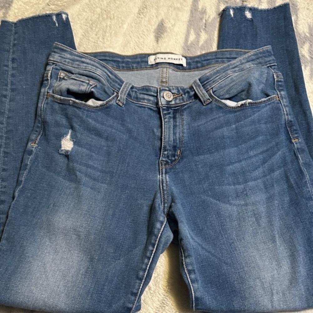 140.  Flying Monkey Distressed Blue frayed hem Cropped Jeans size 27